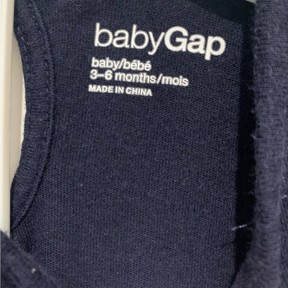 Gap 2 piece outfit- onesie with denim skirt. Size 3-6 months. - Picture 5 of 6